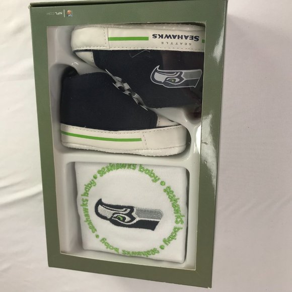 Baby Fanatic Bib with Pre-Walker, Seattle Seahawks - Picture 4 of 9